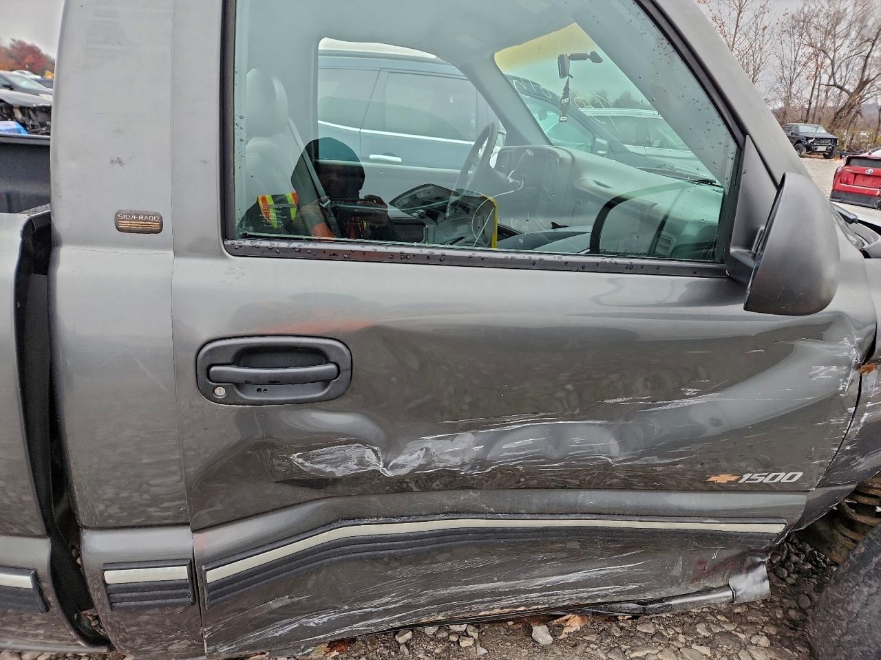 Chevrolet Silverado C1500 Image 6