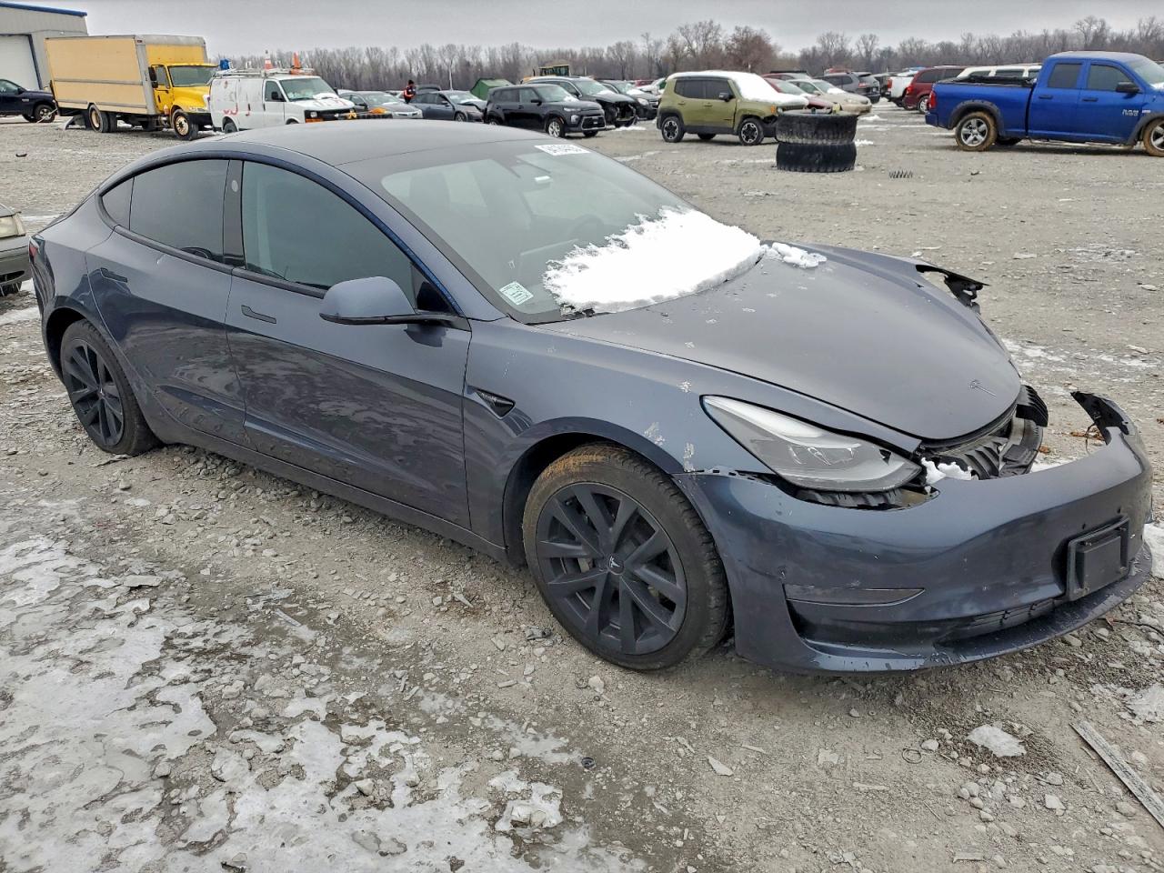Tesla Model 3 Image 4