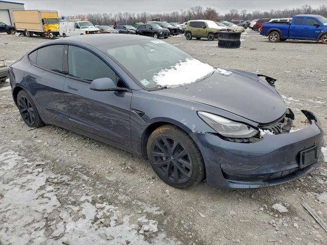 Tesla Model 3 Image 4