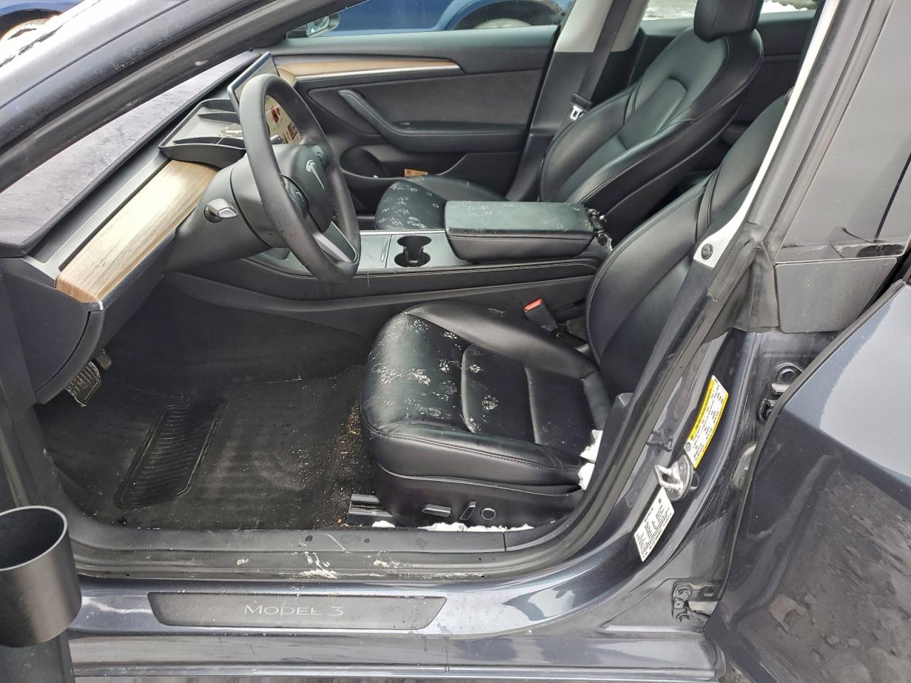 Tesla Model 3 Image 5