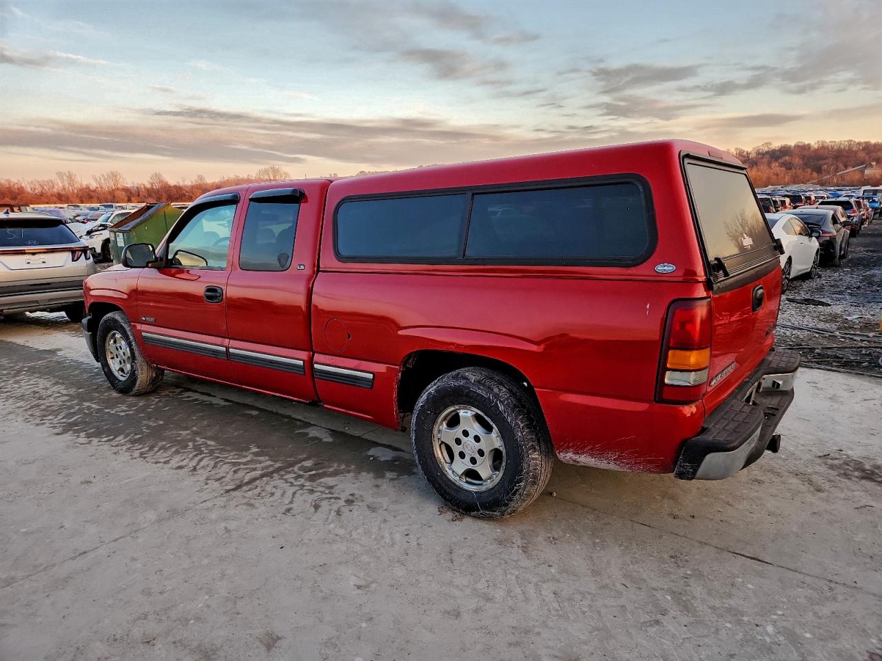Chevrolet Silverado C1500 Image 4