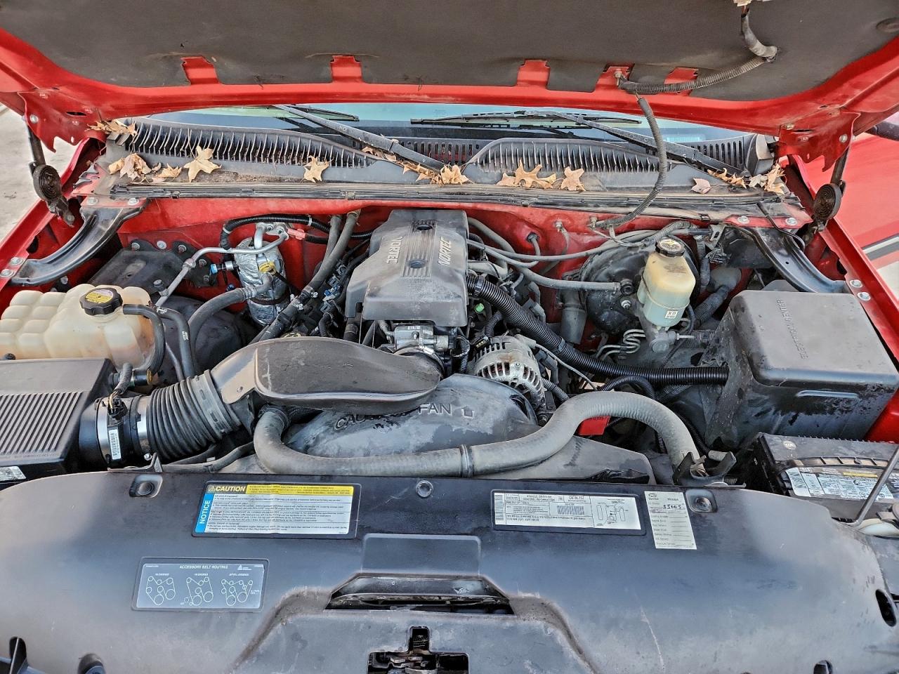 Chevrolet Silverado C1500 Image 12