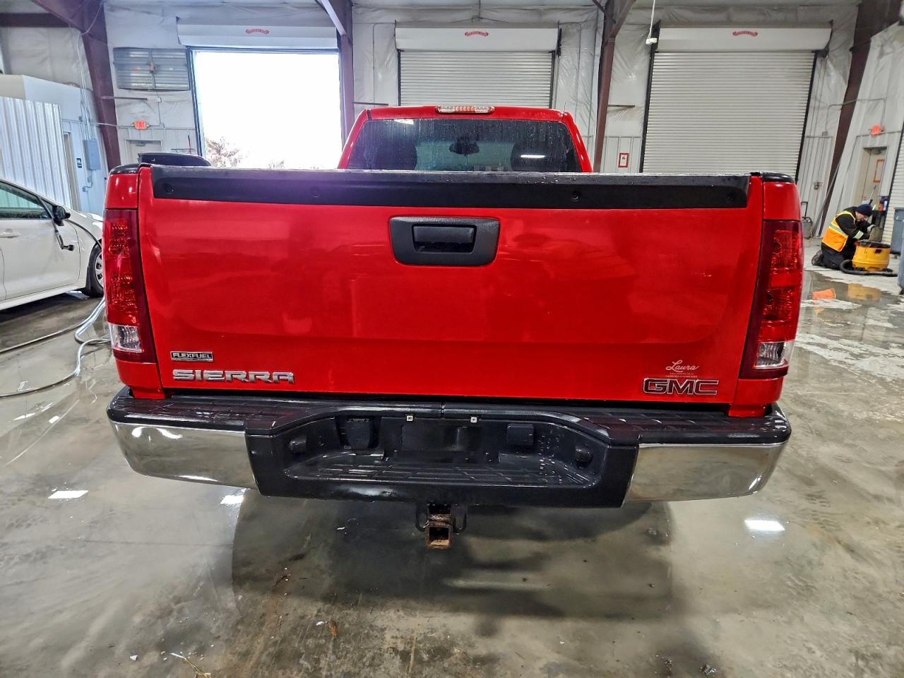 GMC Sierra C1500 Image 4