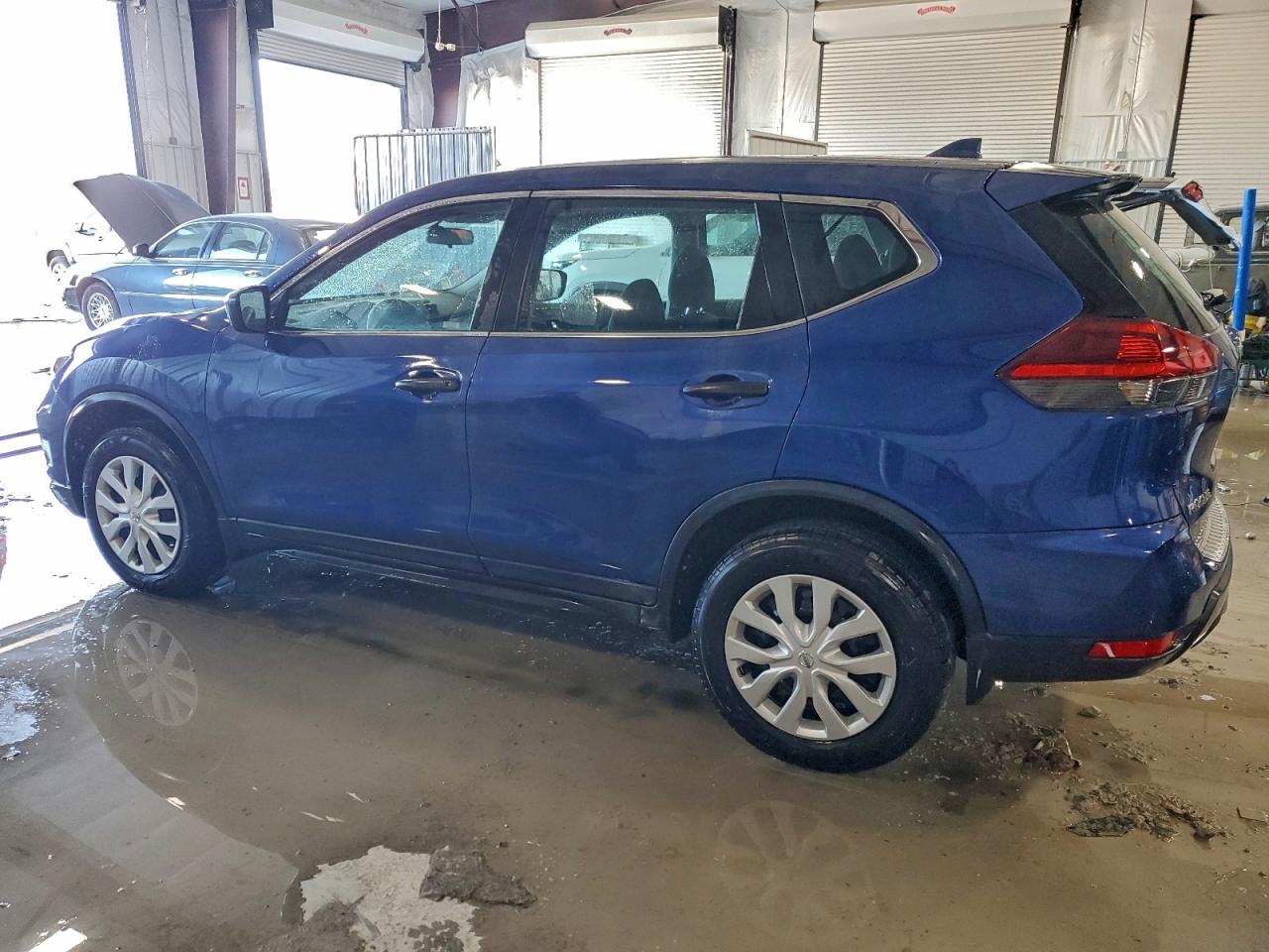 Nissan Rogue S Image 4