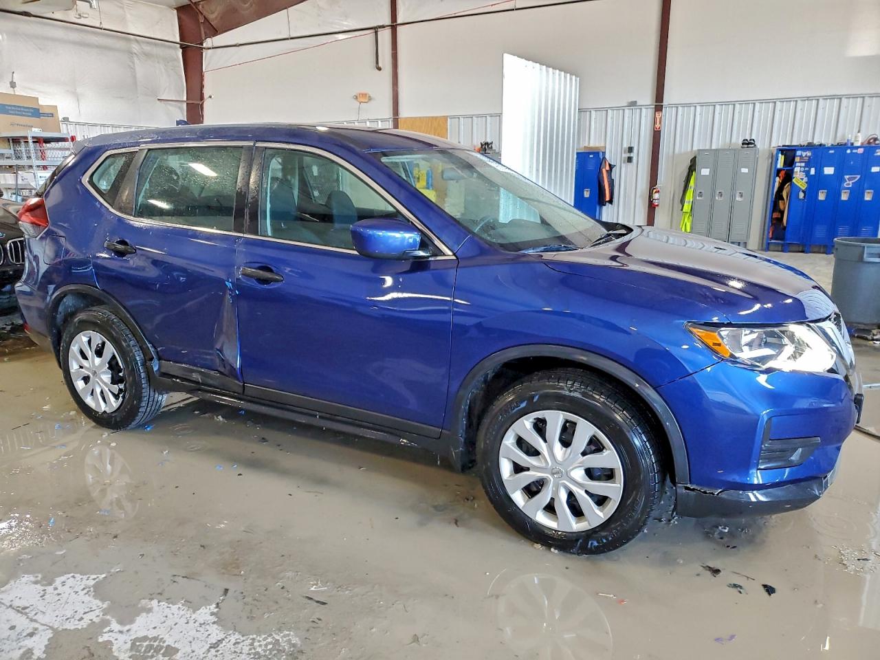 Nissan Rogue S Image 3