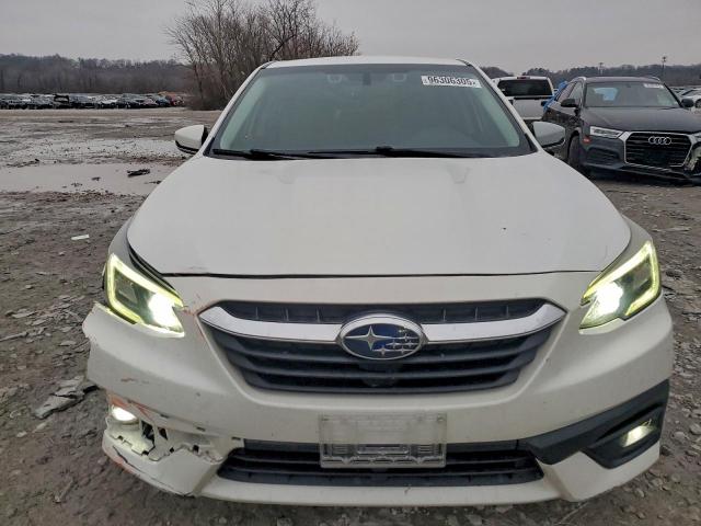 Subaru Legacy Premium Image 10