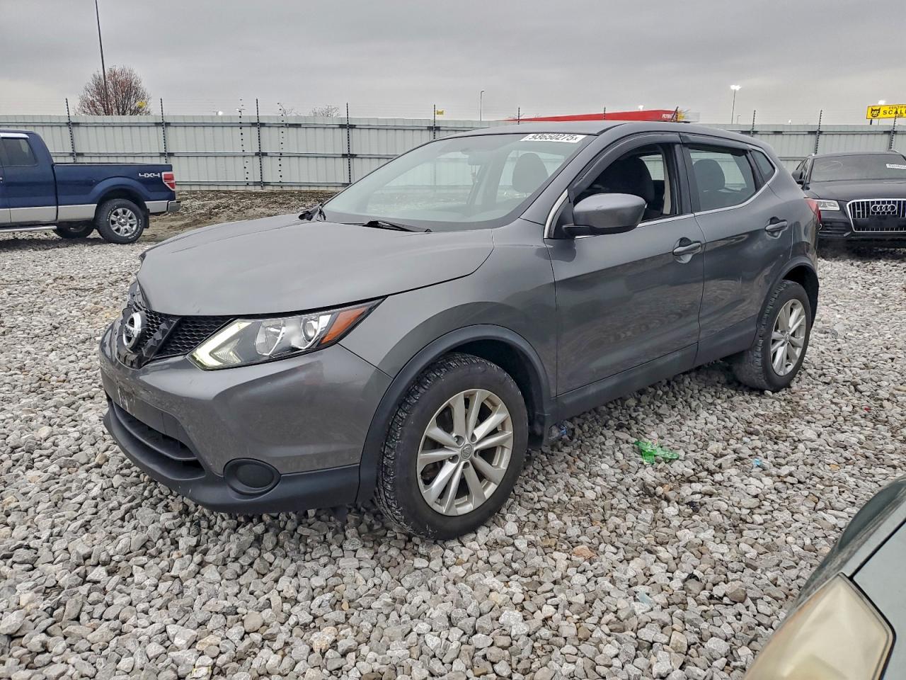 Nissan Rogue S Image 1