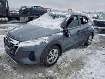  Salvage Nissan Kicks Play