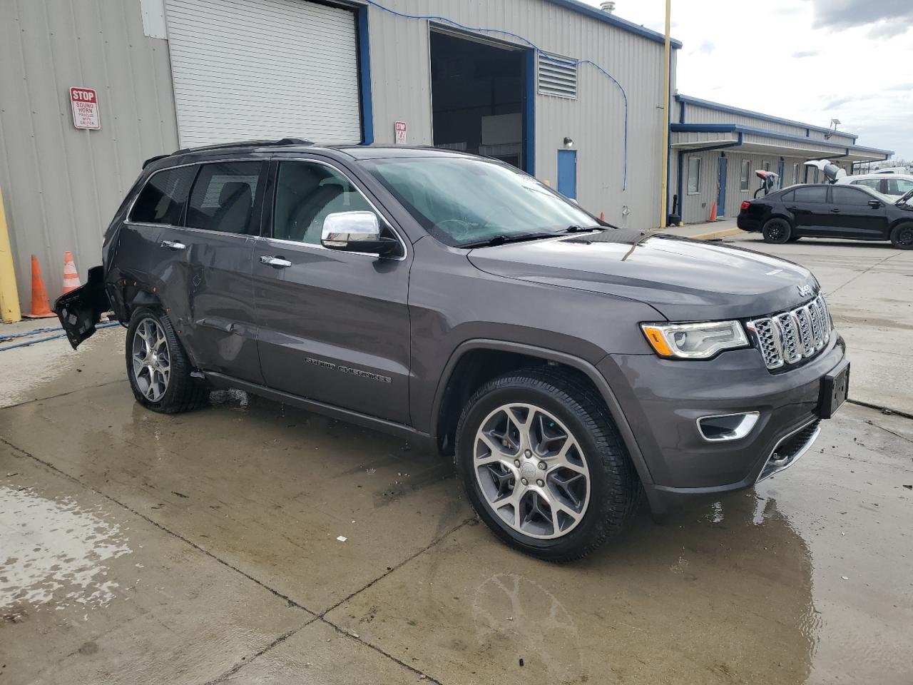 Jeep Grand Cherokee Overland Image 9