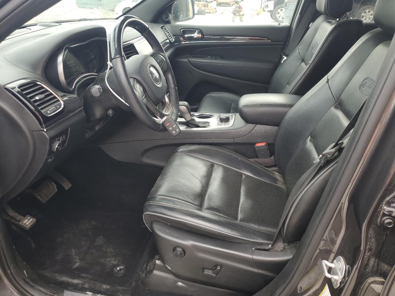 Jeep Grand Cherokee Overland Image 4