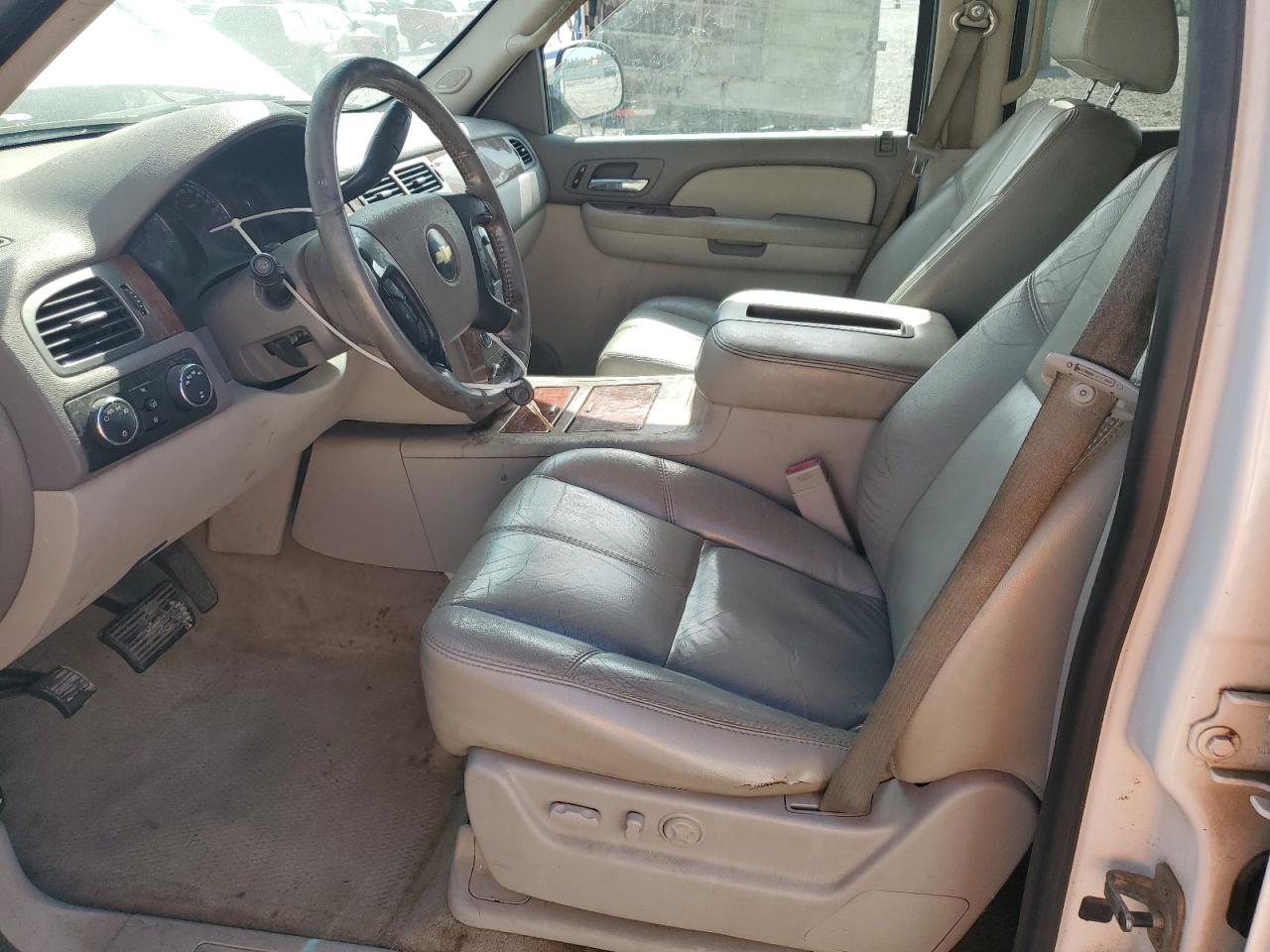 Chevrolet Tahoe K1500 Image 3