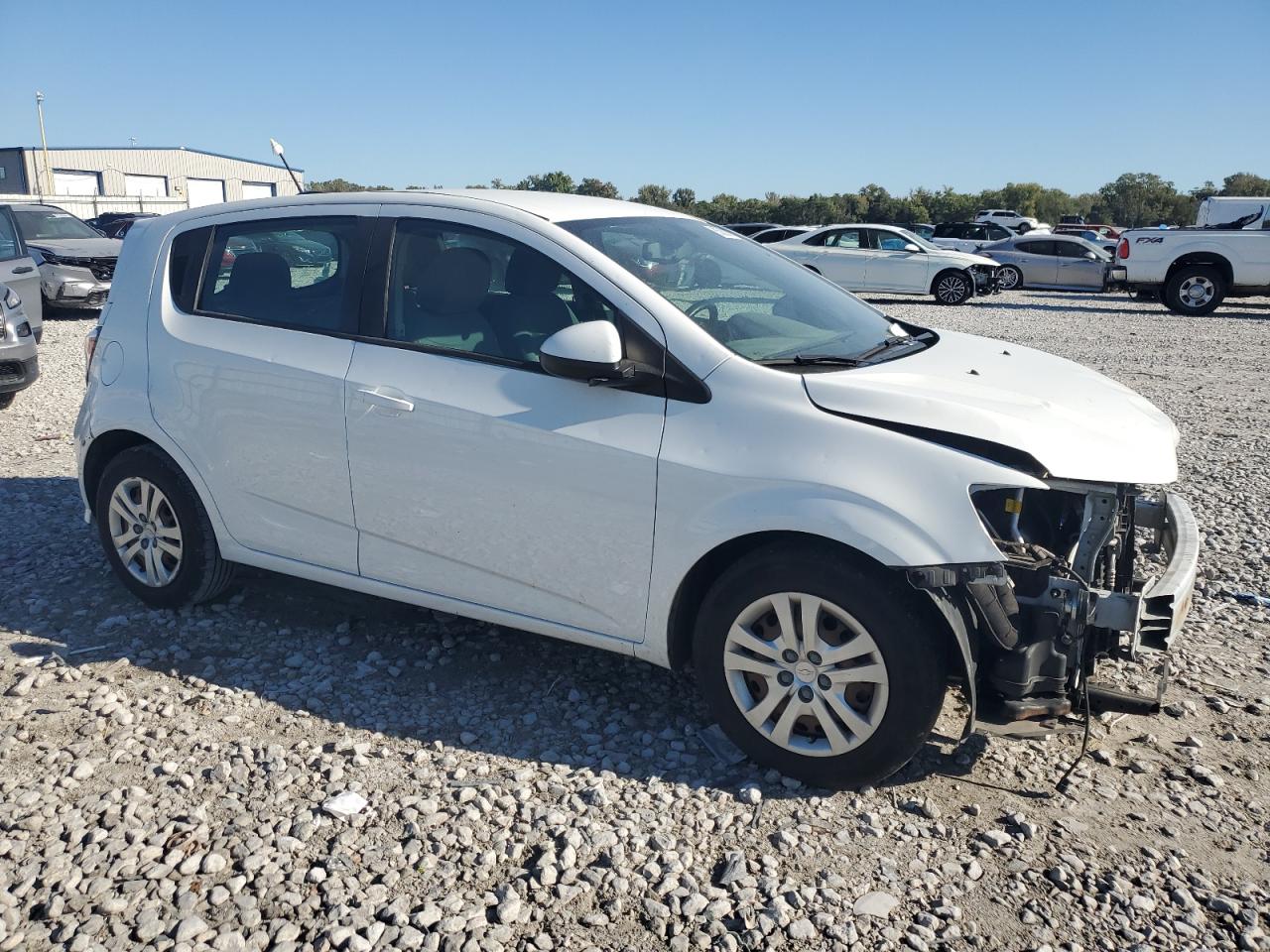 Chevrolet Sonic Image 13