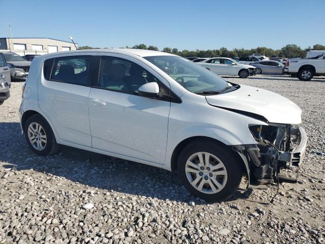 Chevrolet Sonic Image 13