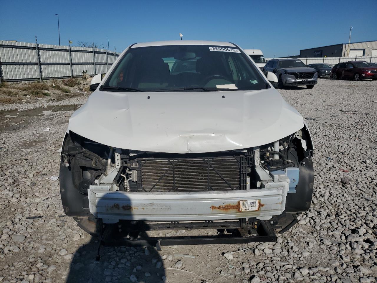 Chevrolet Sonic Image 4