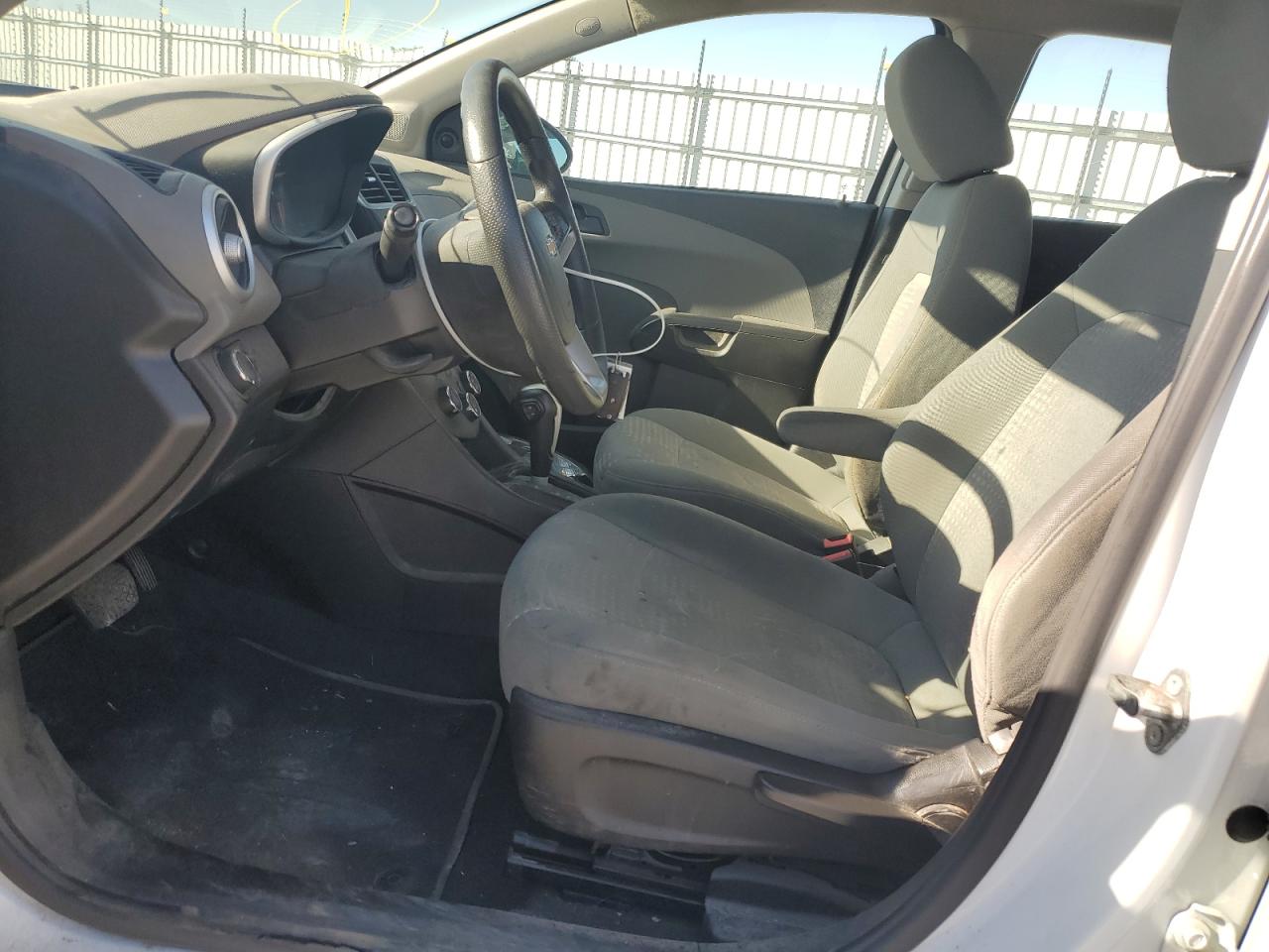 Chevrolet Sonic Image 3