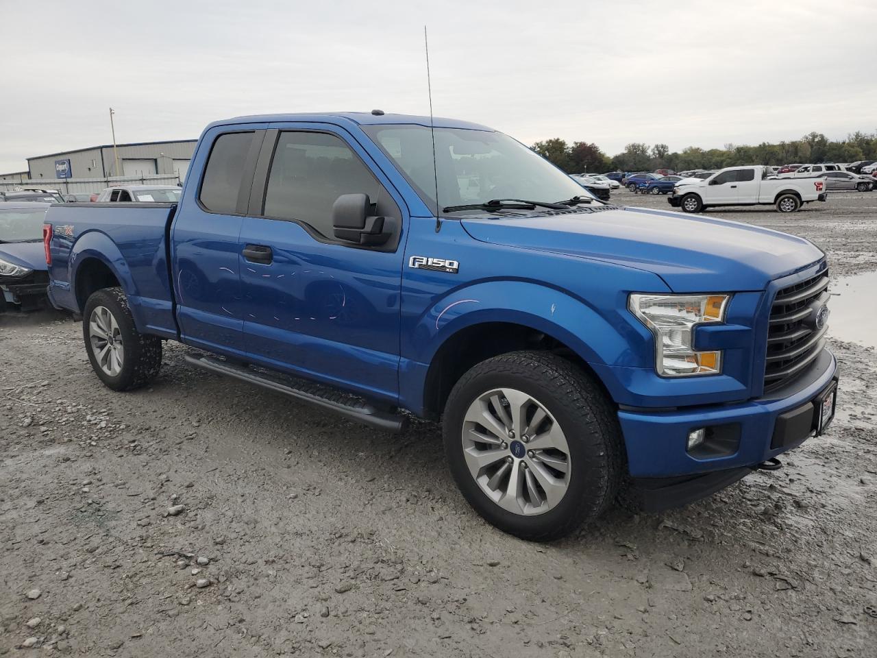 Ford F-150 Super Cab Image 3