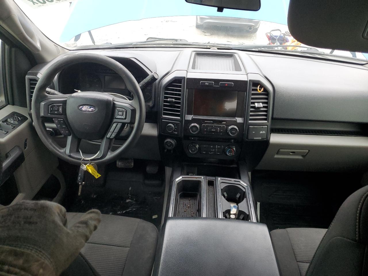 Ford F-150 Super Cab Image 11