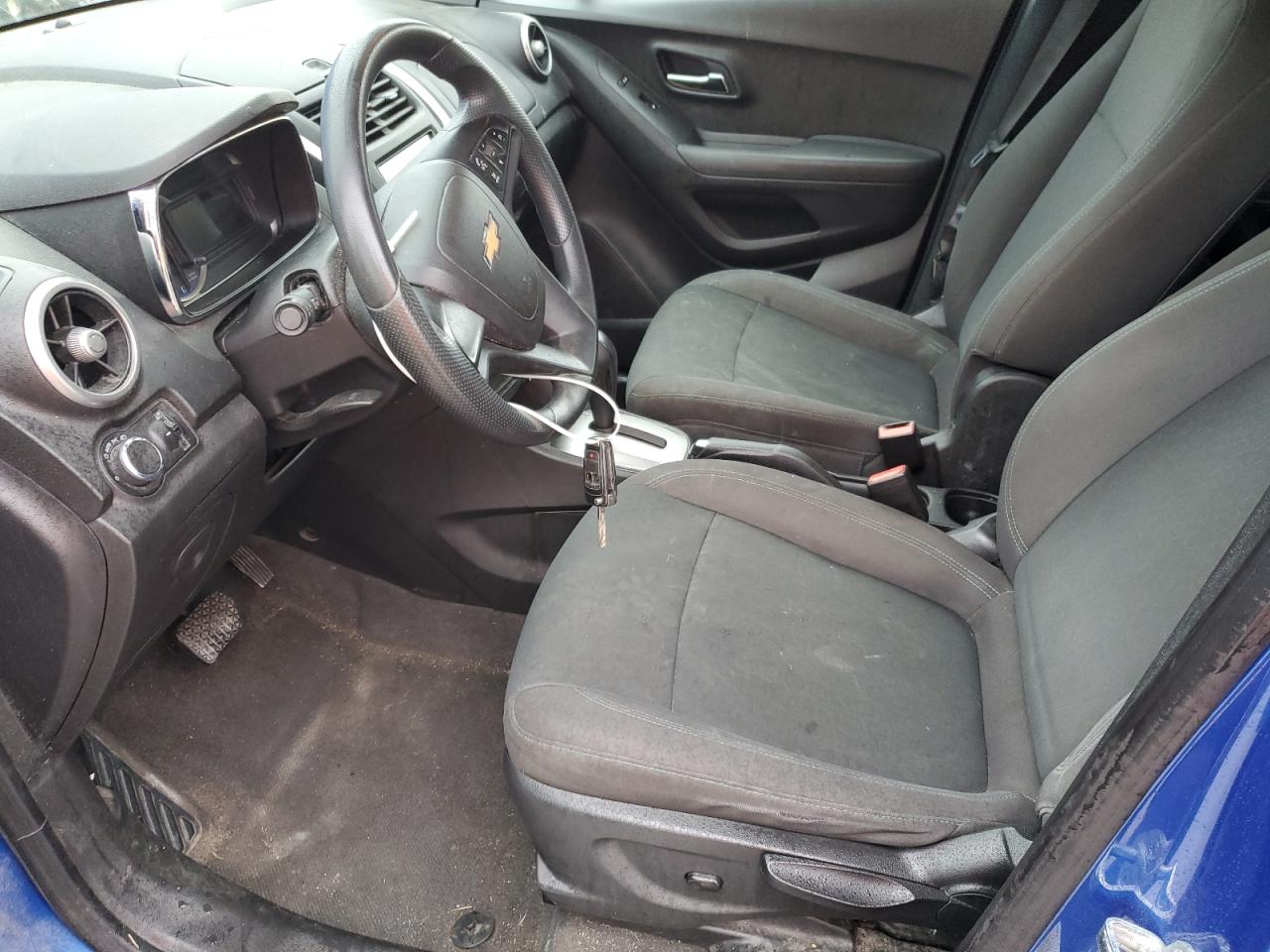 Chevrolet Trax Ls Image 2