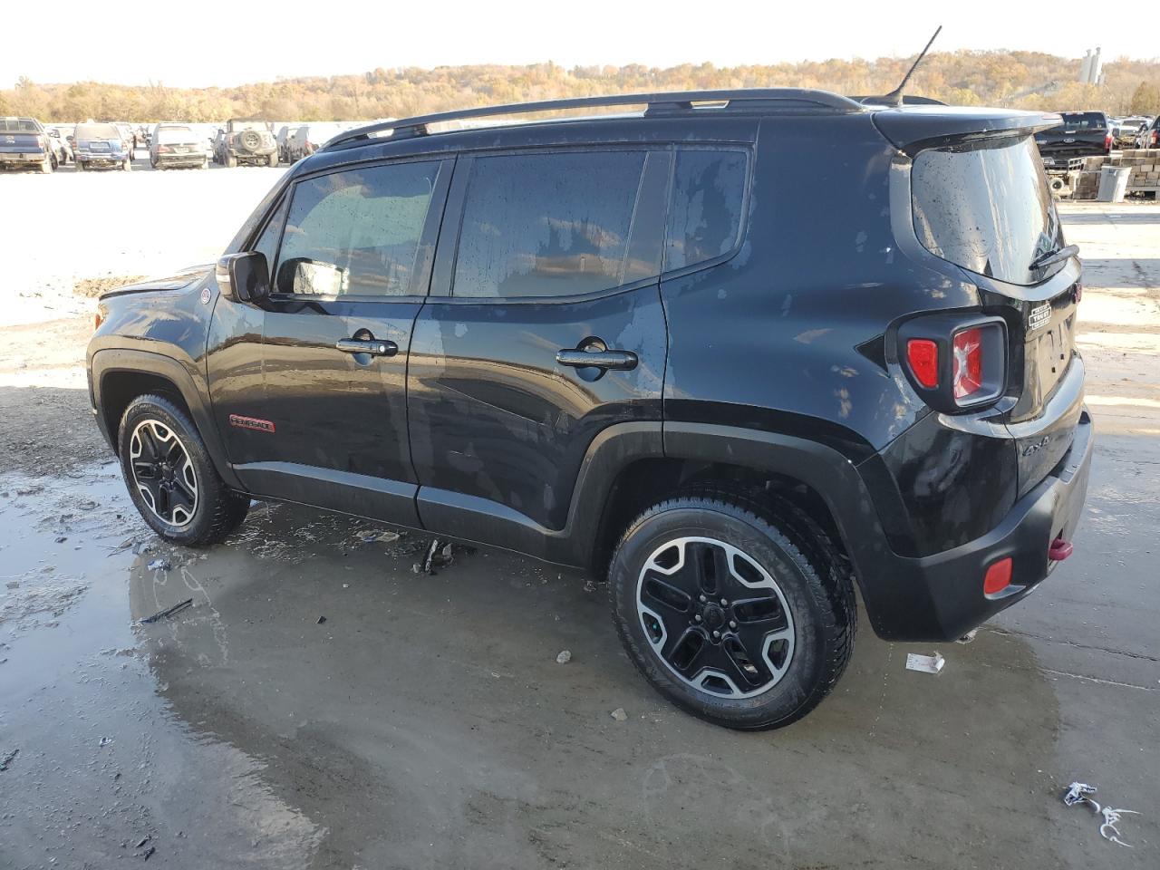 Jeep Renegade Trailhawk Image 3