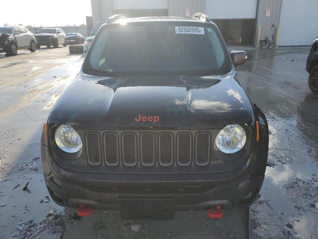 Jeep Renegade Trailhawk Image 11