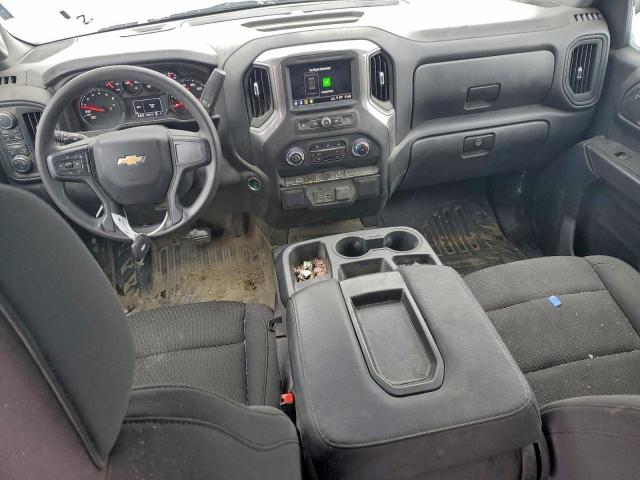 Chevrolet Silverado K1500 Image 4