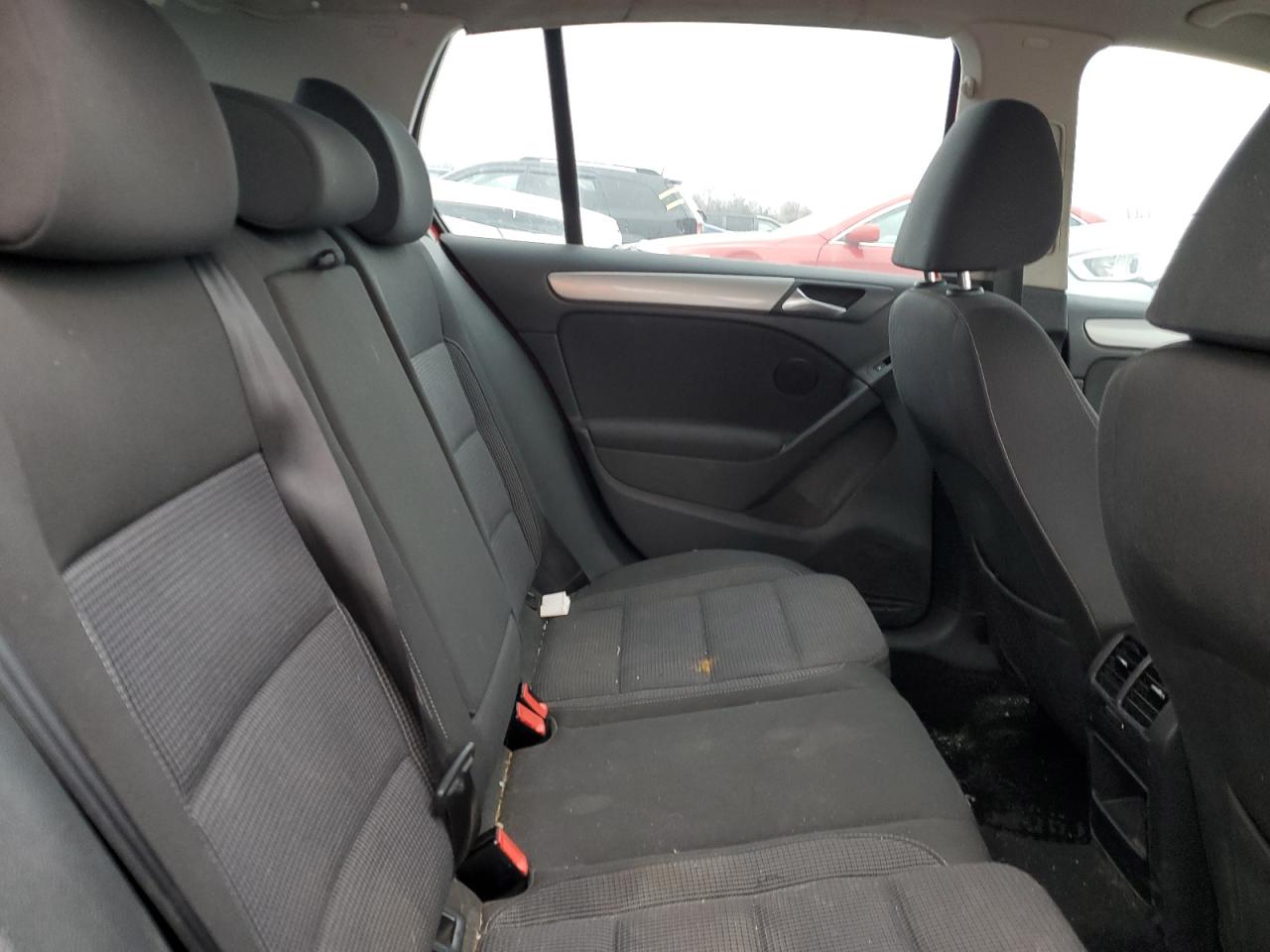 Volkswagen Golf Image 10