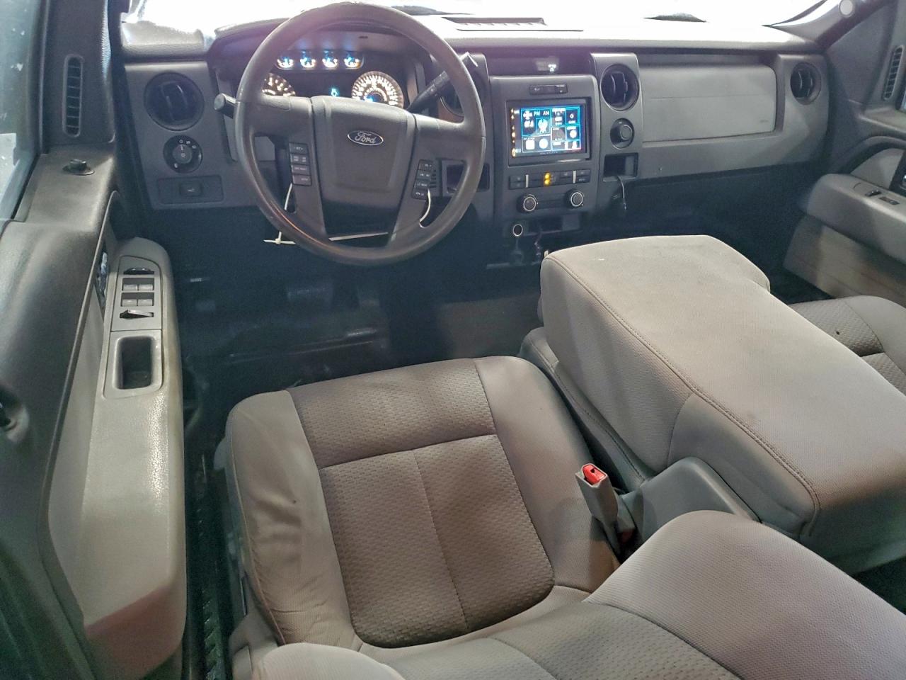 Ford F-150 Super Cab Image 5