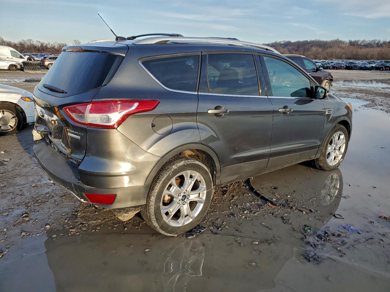 Ford Escape Titanium Image 2