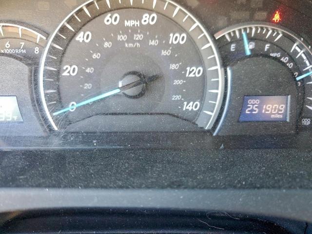 Toyota Camry Se Image 11