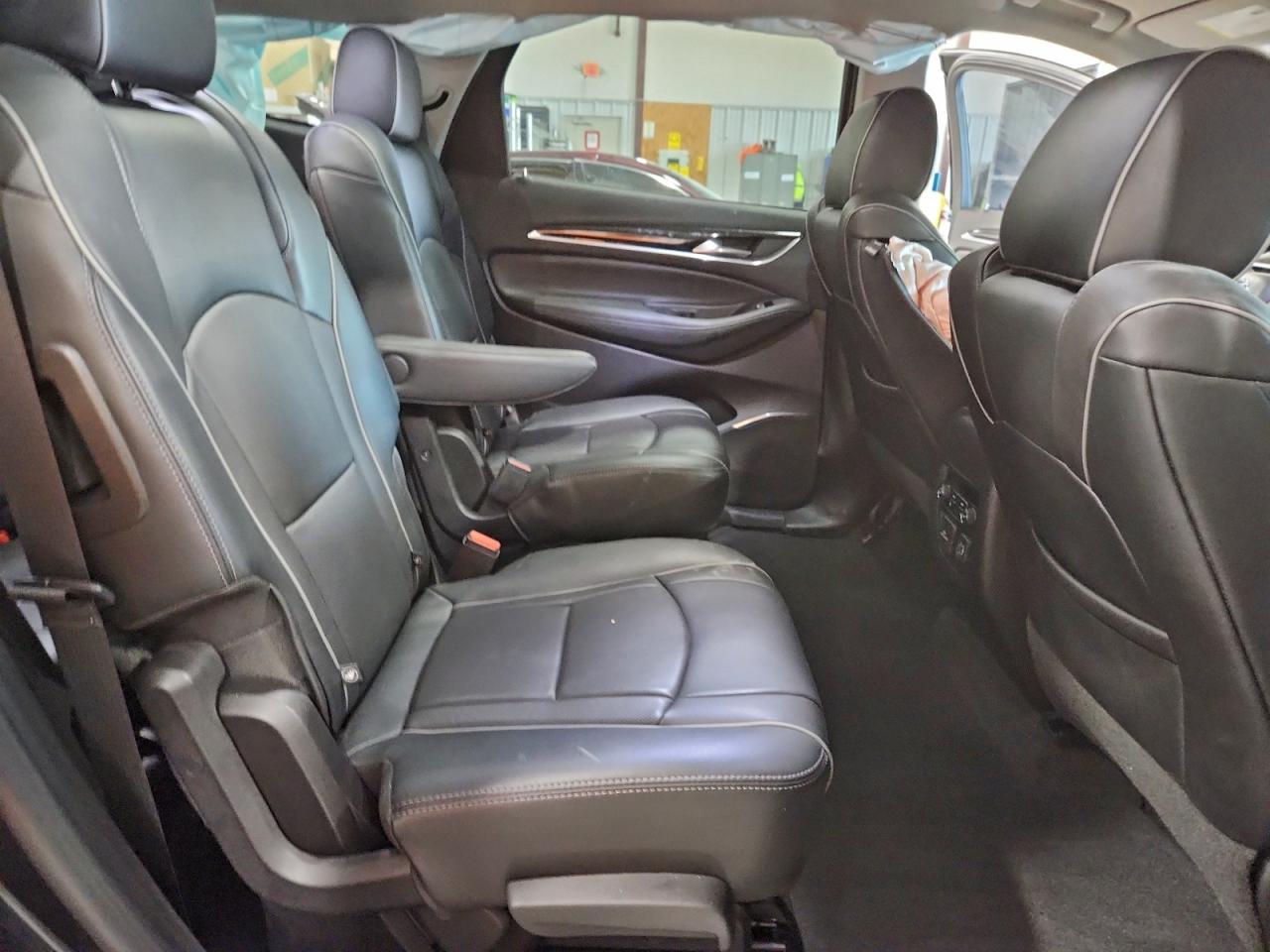 Buick Enclave Avenir Image 11