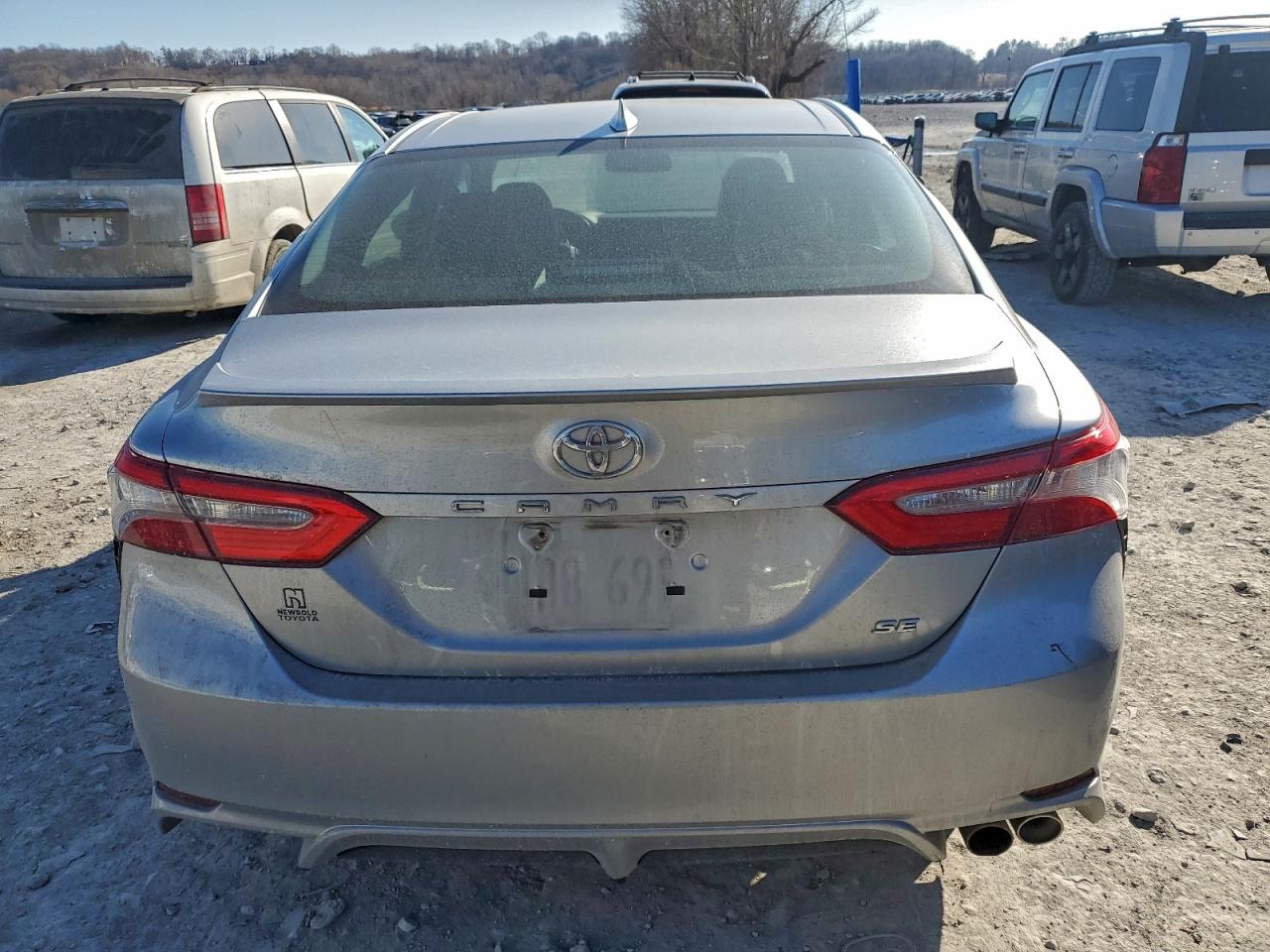 Toyota Camry L Image 9