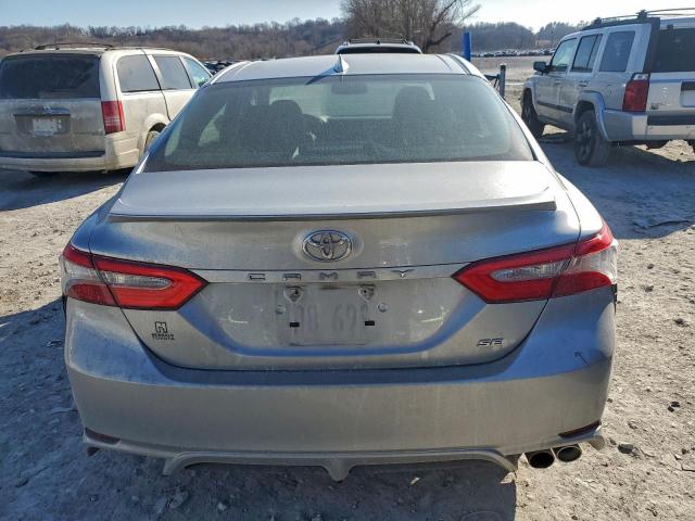 Toyota Camry L Image 9