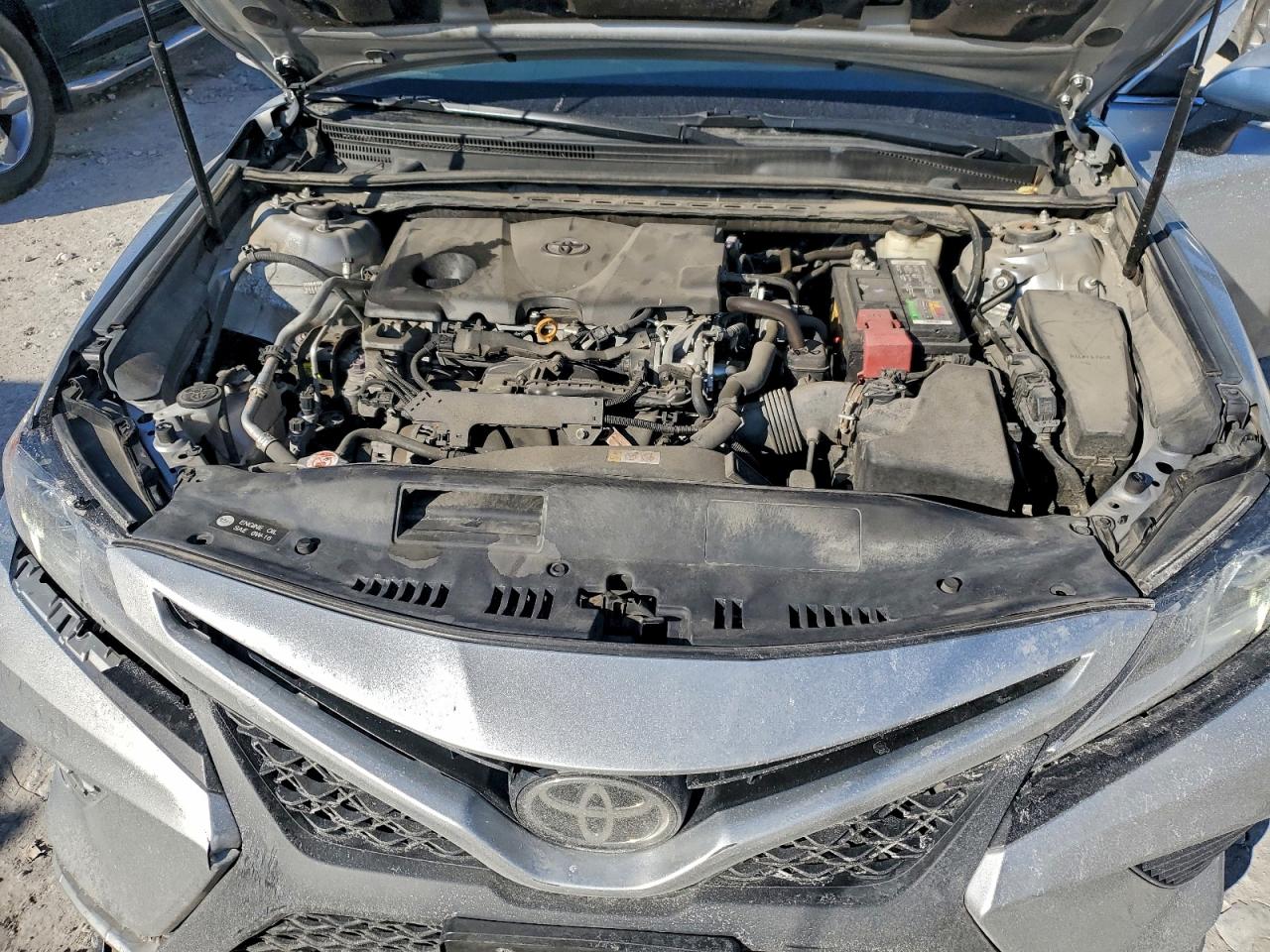 Toyota Camry L Image 12