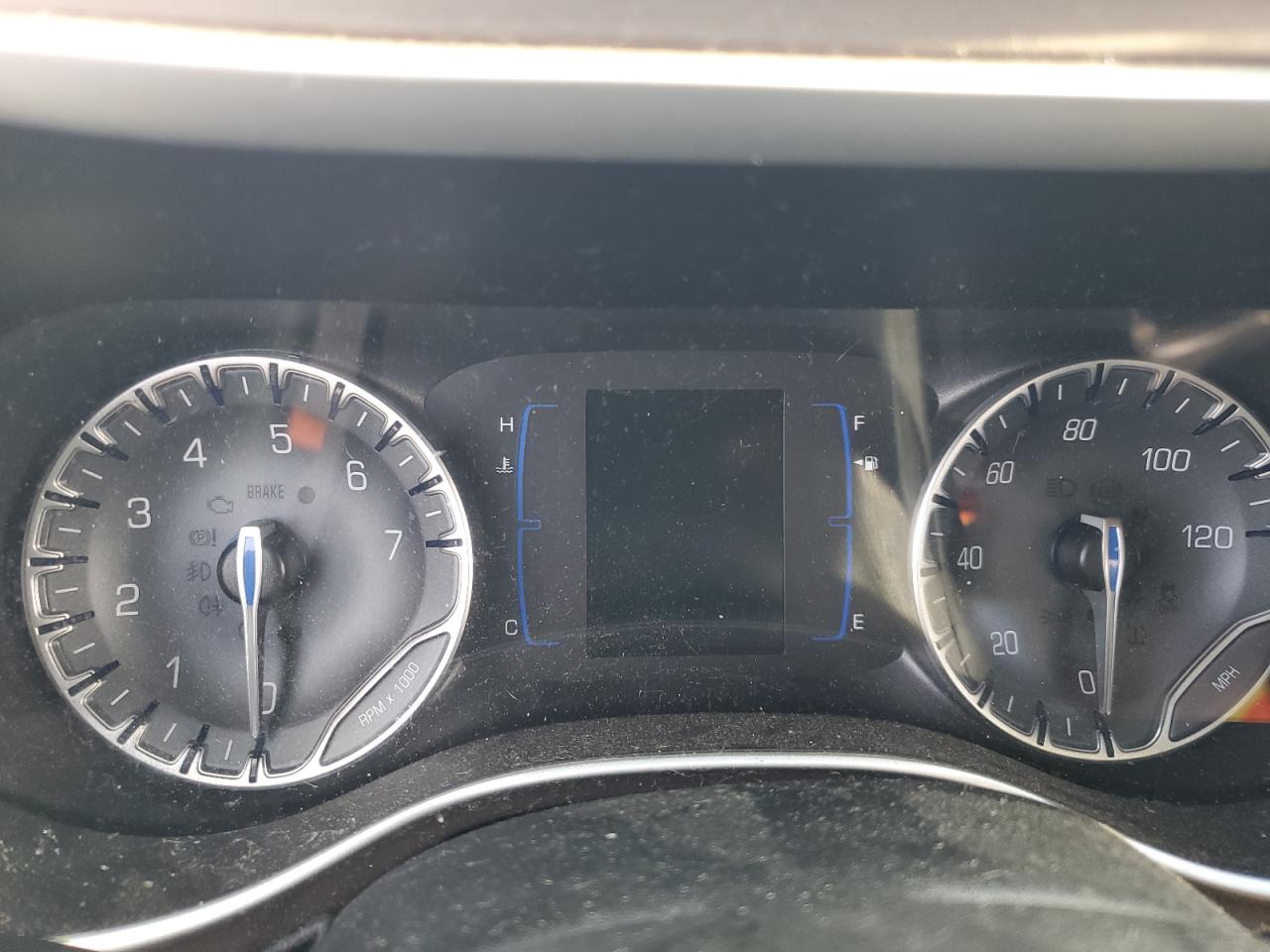 Chrysler Pacifica Touring L Image 5