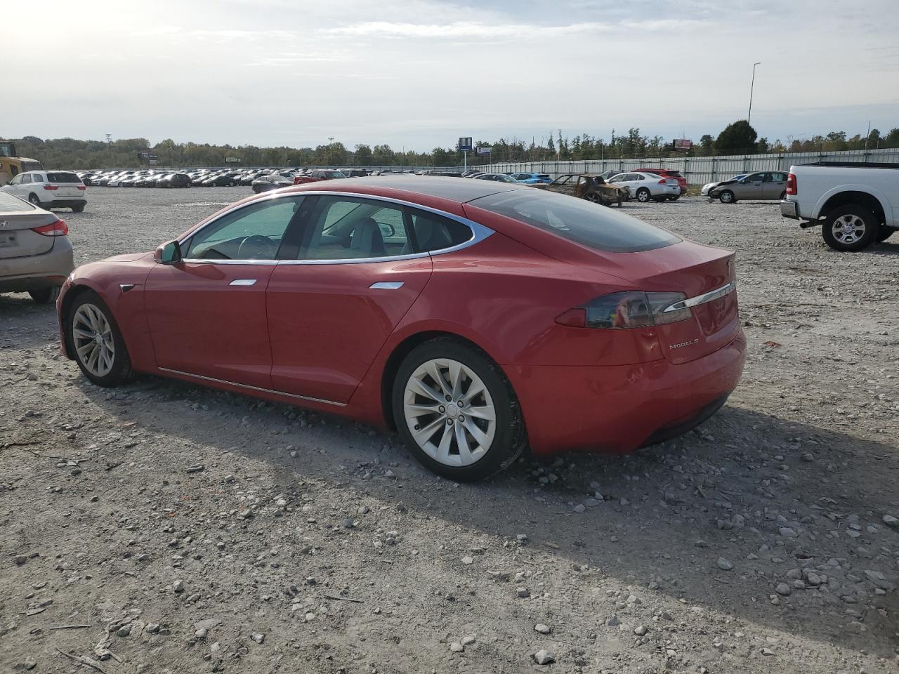 Tesla Model S Image 8