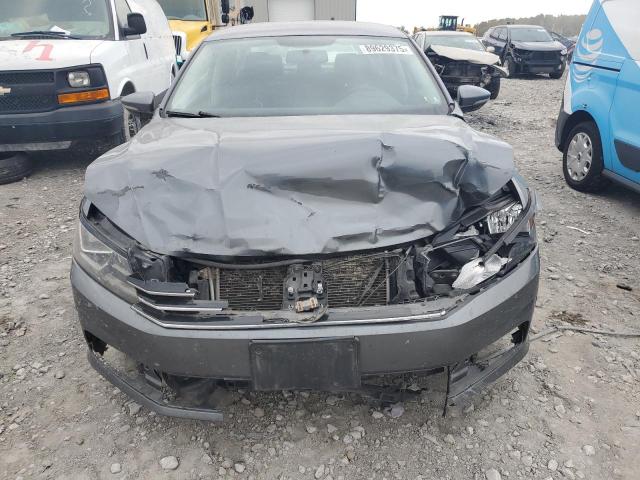 Volkswagen Passat S Image 5