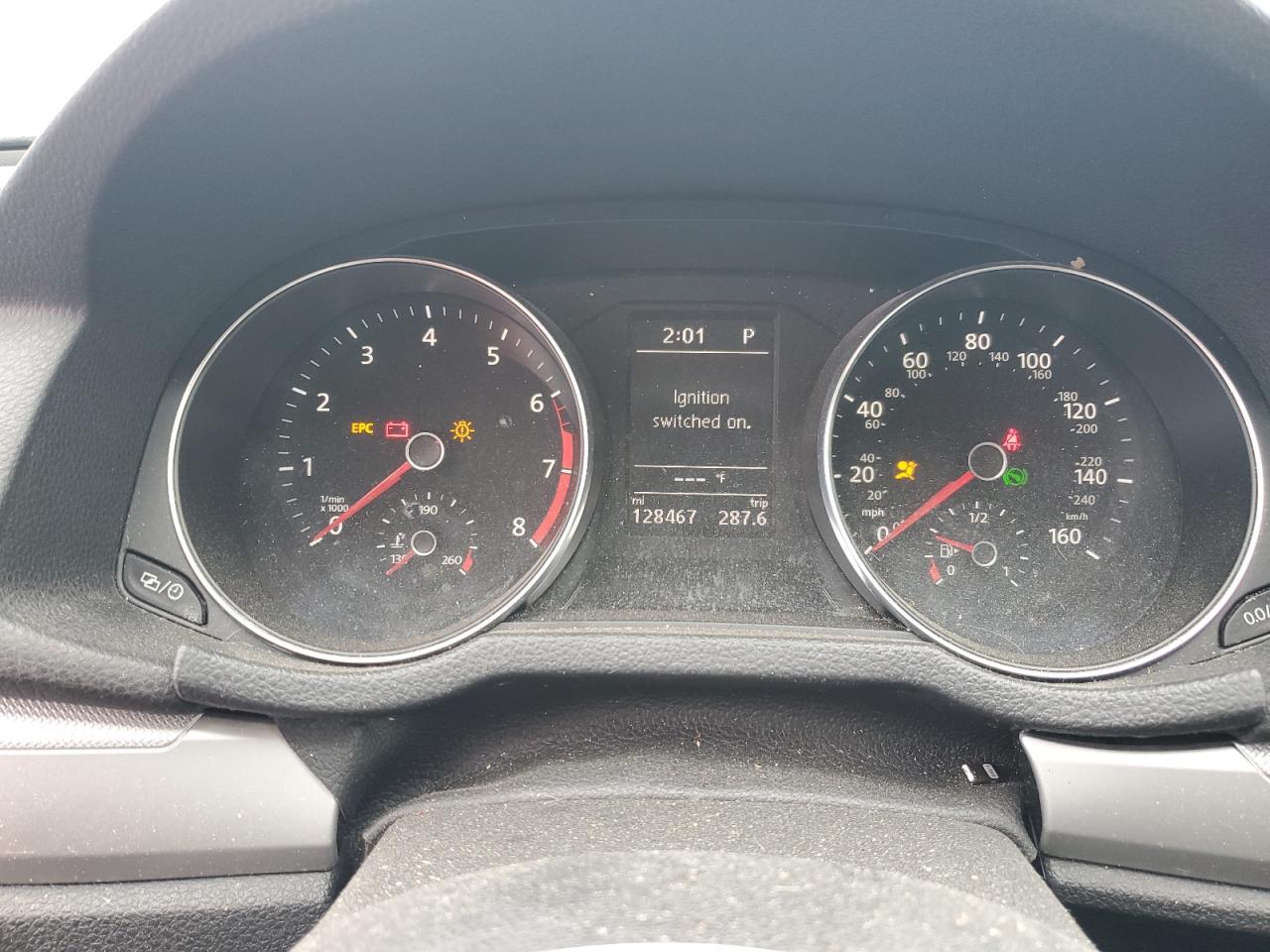 Volkswagen Passat S Image 12