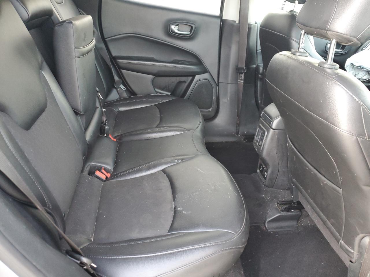 Jeep Compass Latitude Image 8