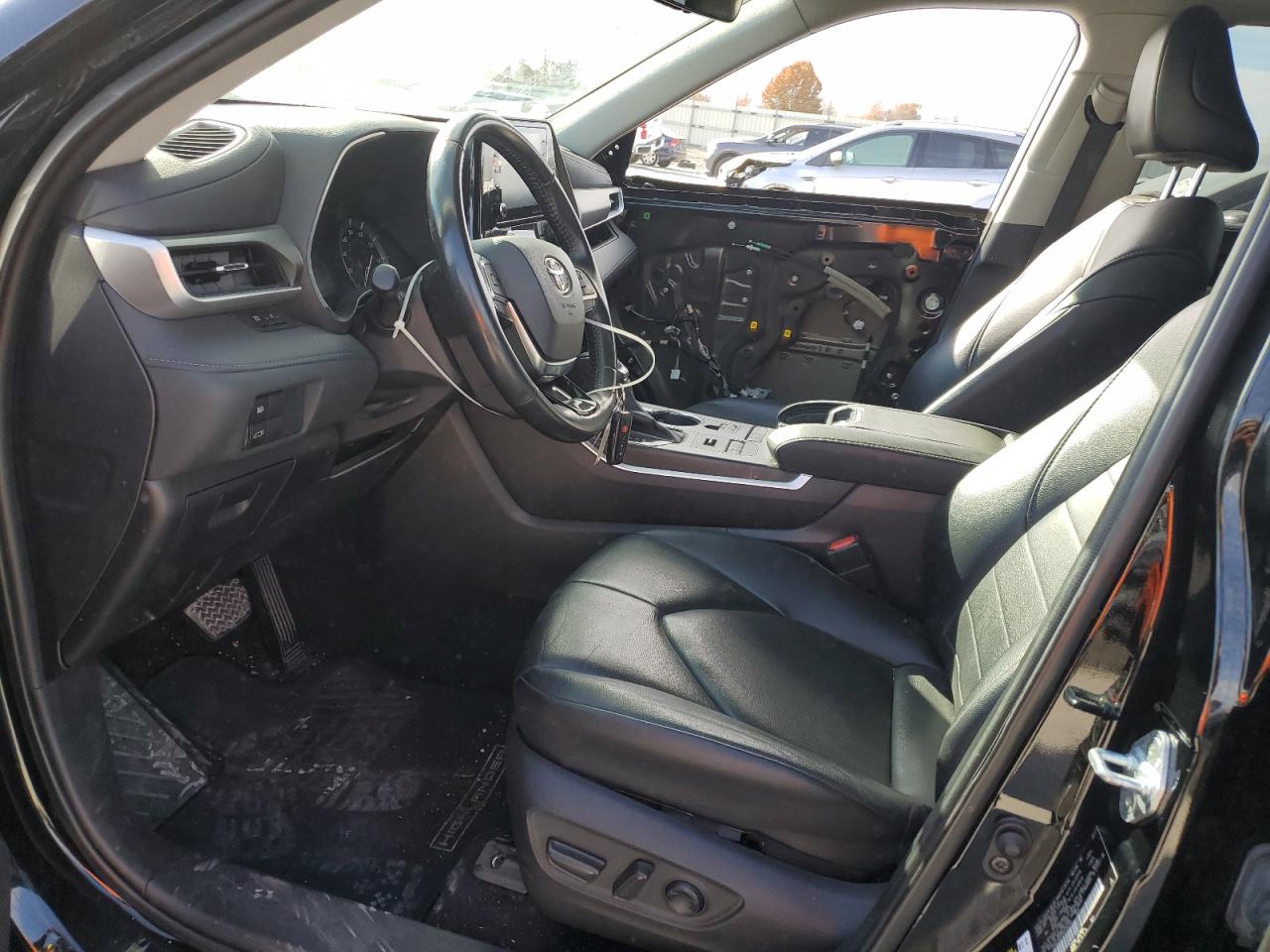 Toyota Highlander Xle Image 2