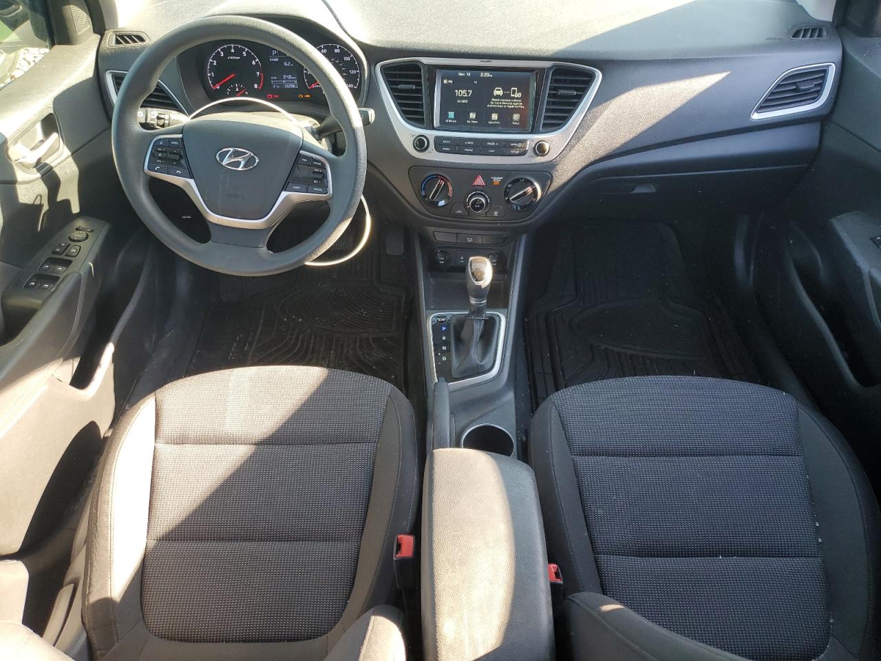 Hyundai ACCENT Se Image 8