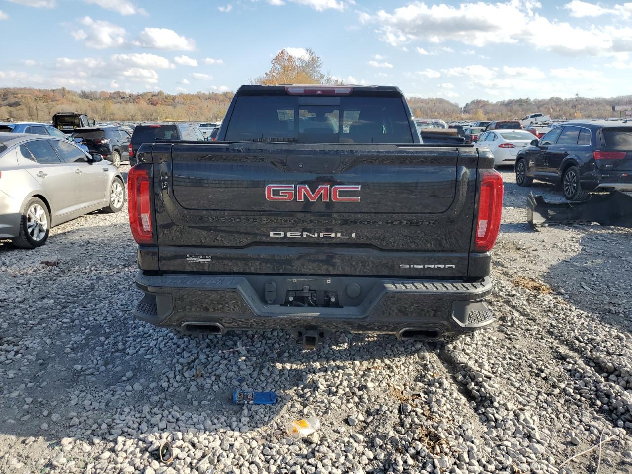GMC Sierra K1500 Denali Image 11