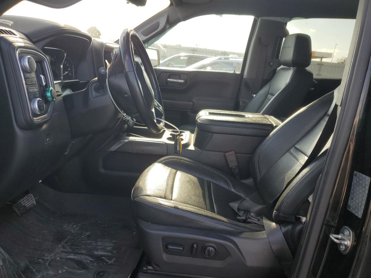 GMC Sierra K1500 Denali Image 4