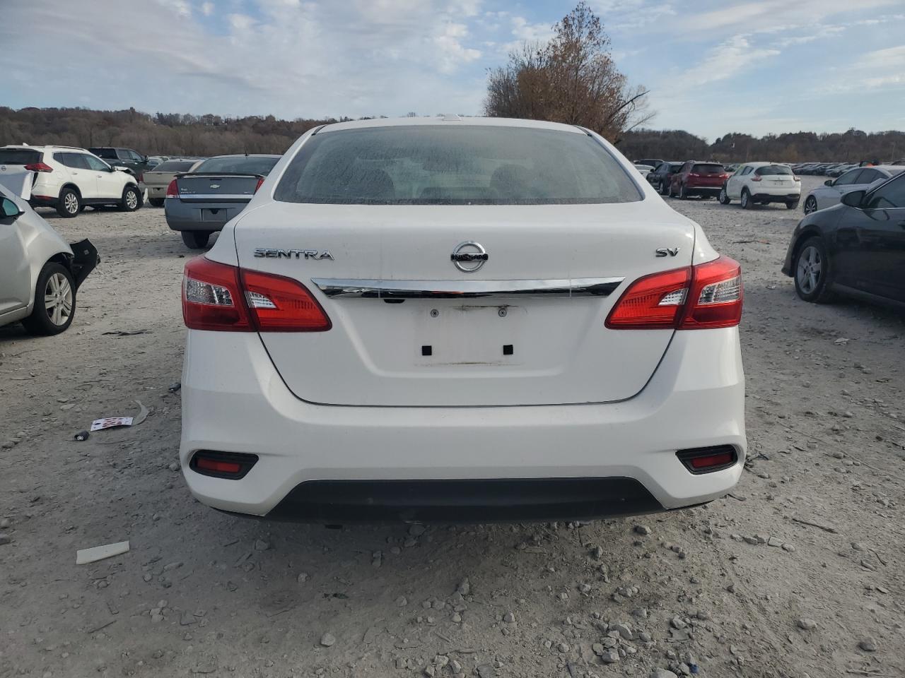 Nissan Sentra S Image 9