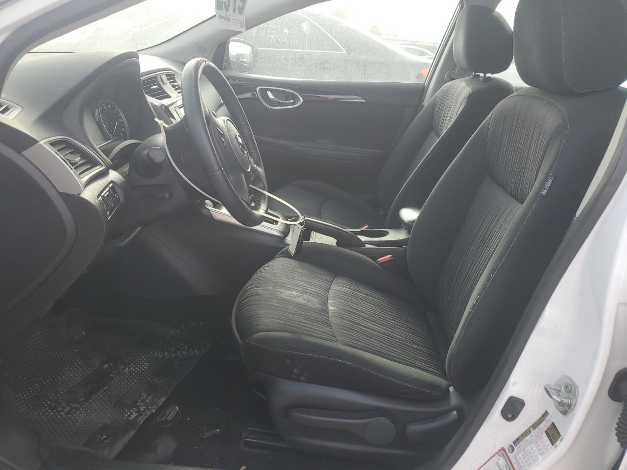 Nissan Sentra S Image 10