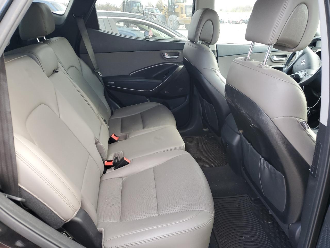 Hyundai SANTA FE Image 2