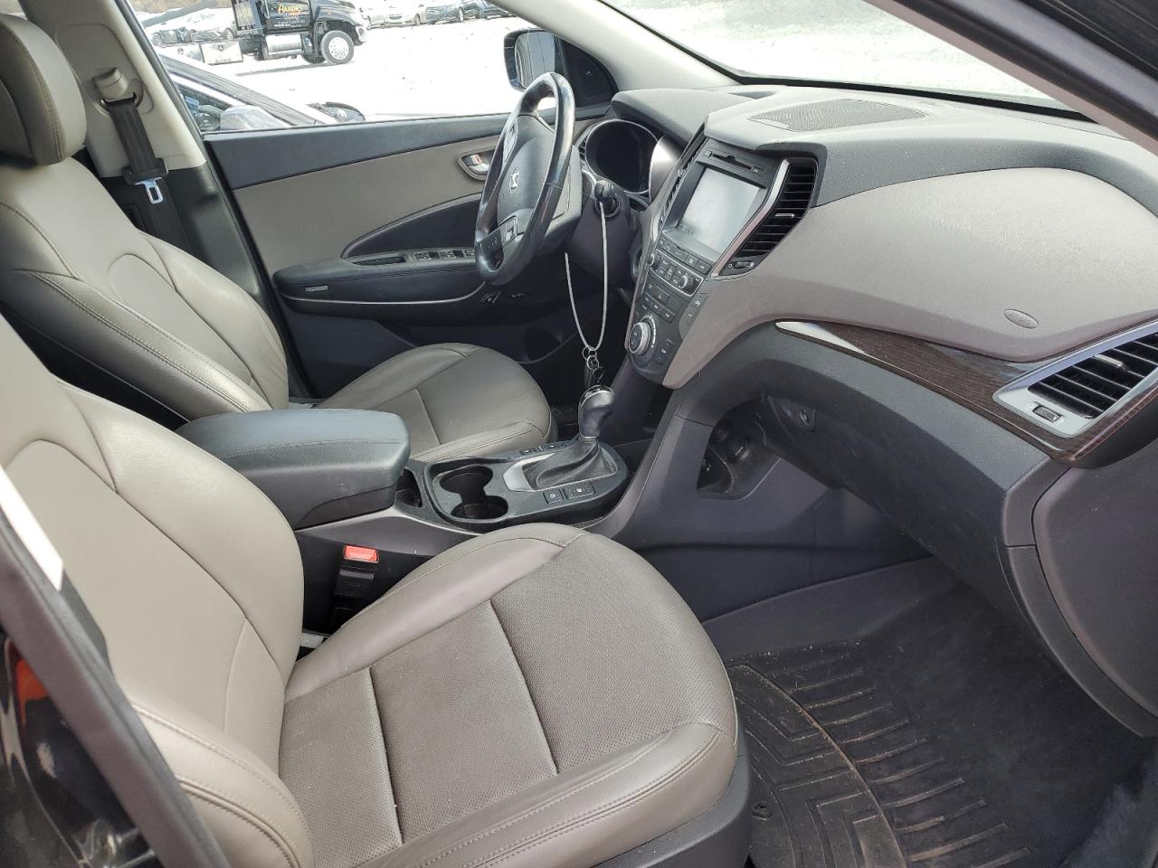 Hyundai SANTA FE Image 7