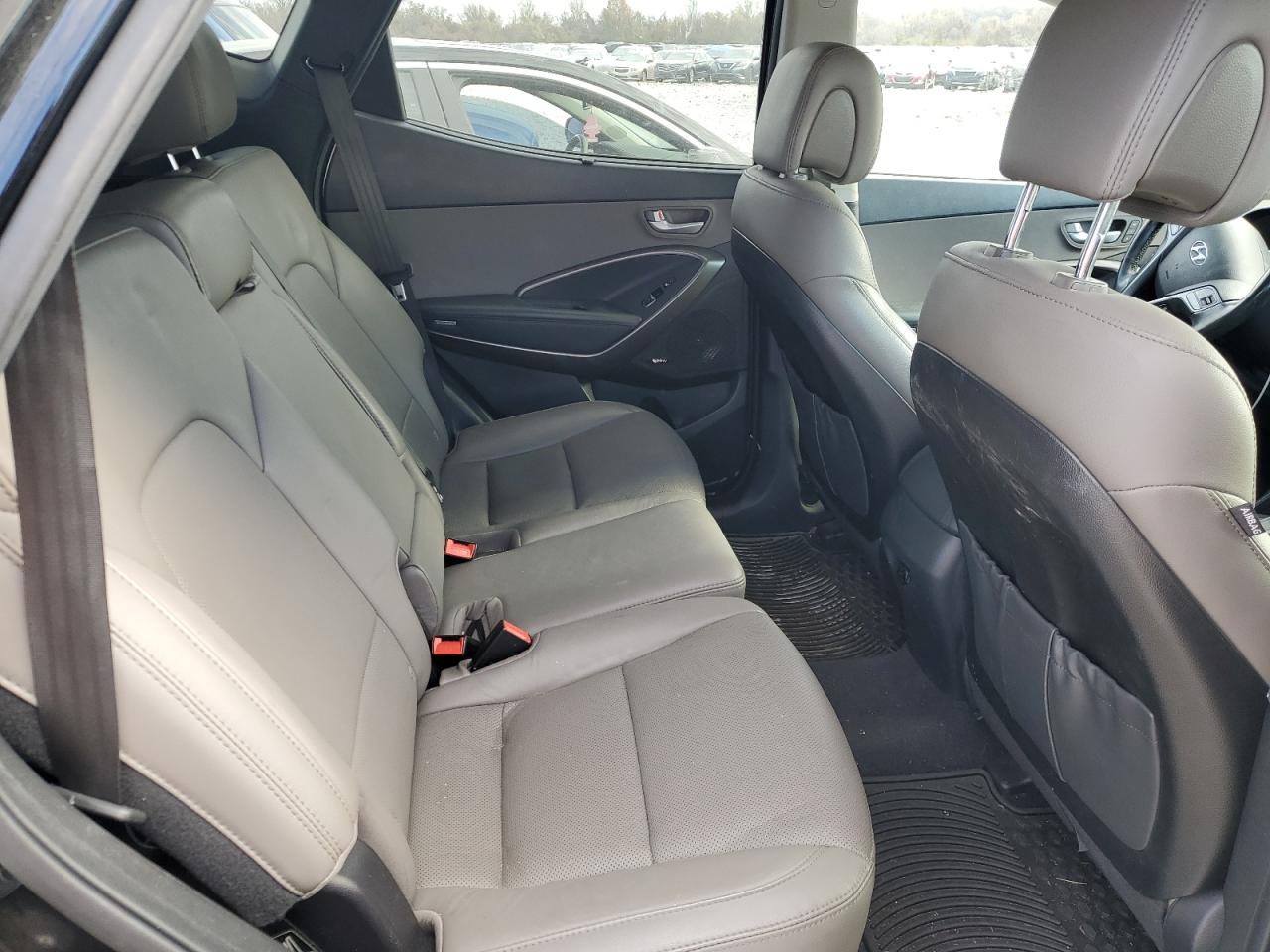 Hyundai SANTA FE Image 10