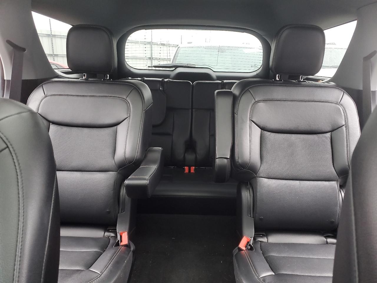 Ford Explorer Limited Image 9