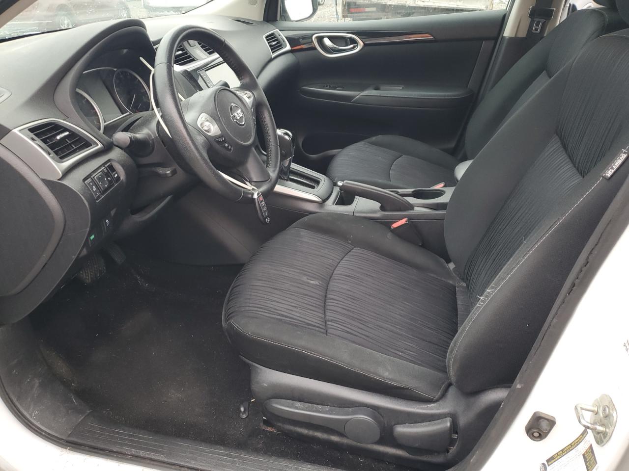 Nissan Sentra S Image 10