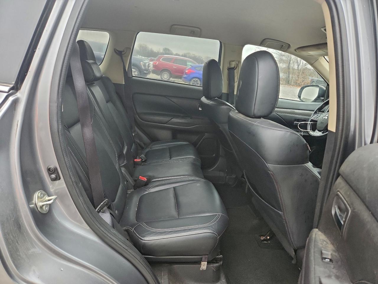 Mitsubishi Outlander Se Image 6